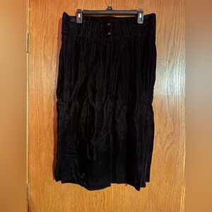 100% Rayon Vintage Elegant Black Midi Velvet Skirt